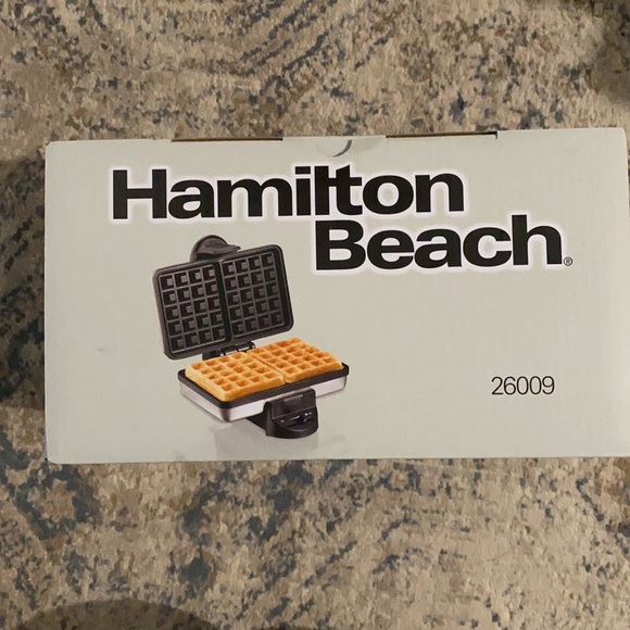 Hamilton Beach waffle maker - Picture 2 of 3